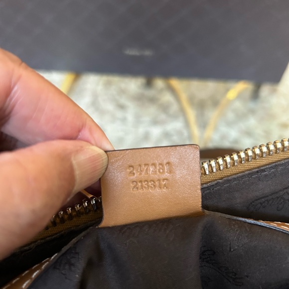 Gucci Monogrammed Shoulder Bag - Picture 9 of 14